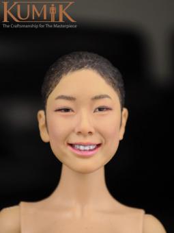 Kumik Asian beauty smiling 