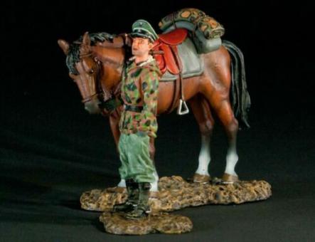 WII: SS Officer dismounted with horse in Spring 1945 colour scheme 