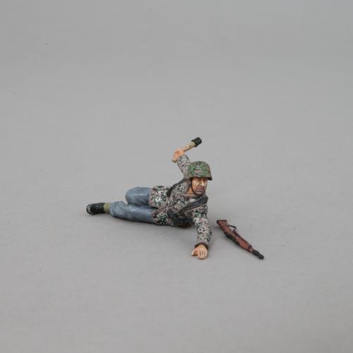 Product image of the product “German SS Schütze throwing Granade  (Limited Ed 100) ”