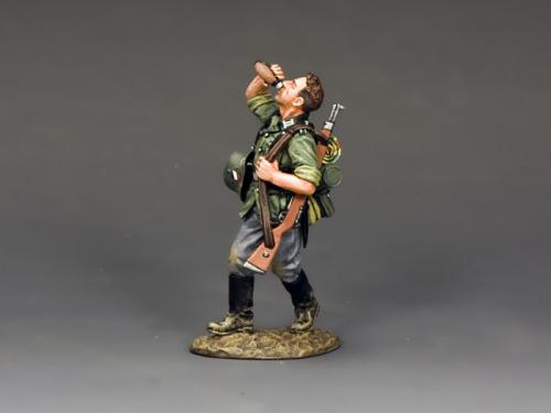 Product image of the product “WWII German Army: Soldat Drinking ”