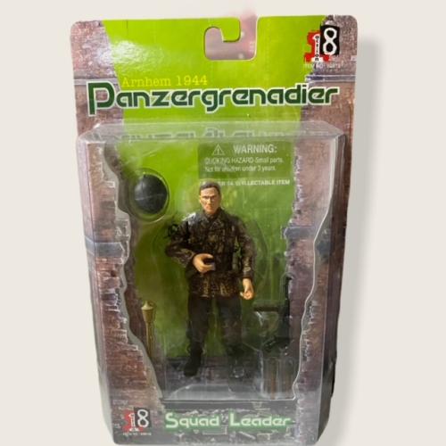 Product image of the product “1:18 Panzergrenadier Arnhem Squad Leader ”