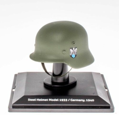 Artikelbild des Artikels “1:5 Metal Helm WH mit Vitriene “