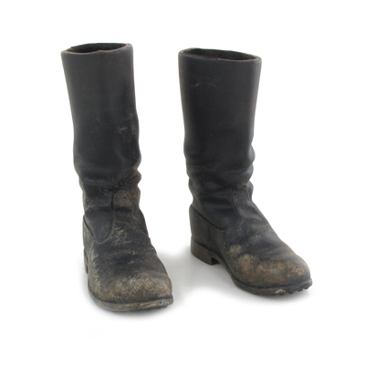 Artikelbild des Artikels “Marschstiefel, Knobelbecher, Kunststoff, gebraucht Optik 1:6 “