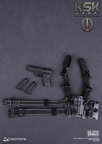Product image of the product “P8 PISTOL MIT CQC UND DROPLEGHOLSTER 1/6 ”