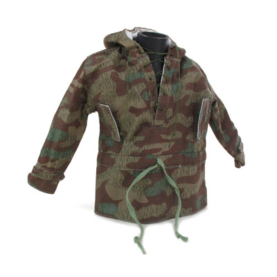 Artikelbild des Artikels “Tarnschlupfjacke mit Kaputze, Zweites Model, Splittertarn 1:6 “
