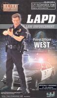 Artikelbild des Artikels “Elite Force - LAPD Patrol Officer West 30cm Figur “