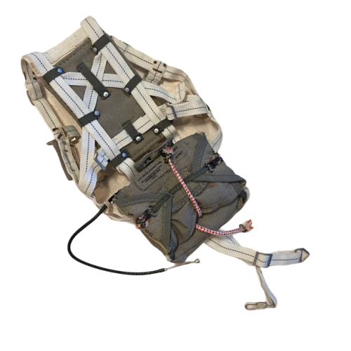 Product image of the product “DDay T5 Parachute und Reserve ”