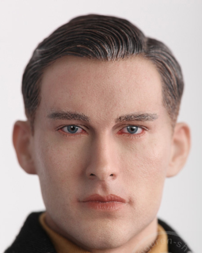 Product image of the product “AAron Figur 1/6 ”