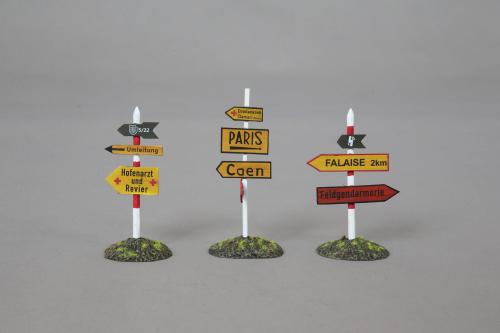 Product image of the product “WW2 Roadsigns 3Stk ”