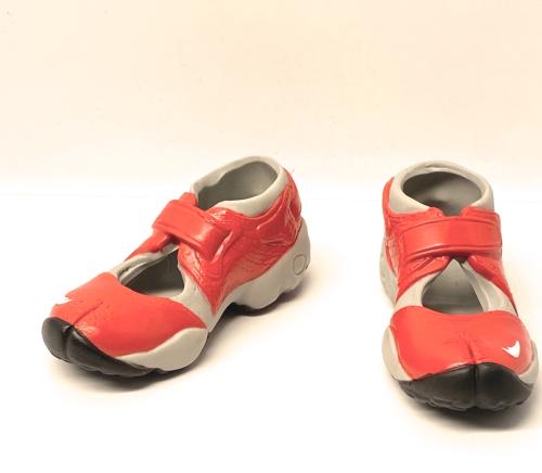 Artikelbild des Artikels “Sportschuhe 1:6 “