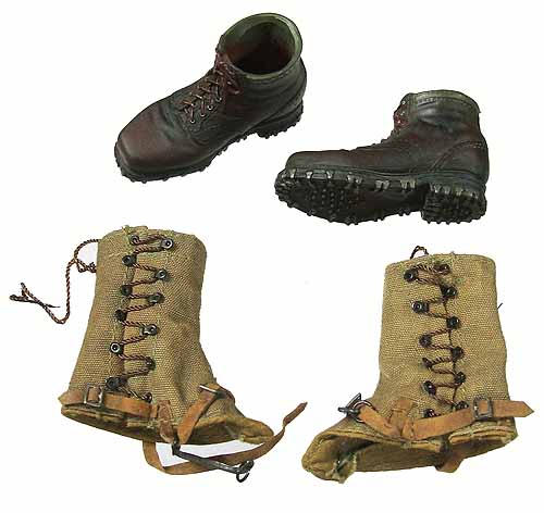 Artikelbild des Artikels “Bergschuhe, schwarz, used optic mit Stoffgamaschen 1:6 “