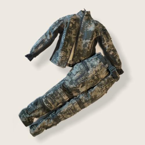 Artikelbild des Artikels “1:6 Female SoldierBlack Python Stripe Uniform “
