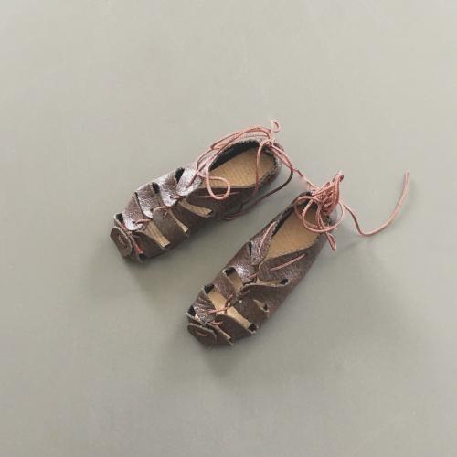 Artikelbild des Artikels “11:6 Keltische Sandalen “