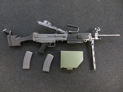 Product image of the product “1/6 M249 Saw Gun w/ OD Green Ammo Box Long Barrel ”