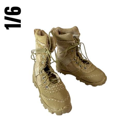 Artikelbild des Artikels “Male Dessert Boots. Canvas and leather 1:6 “