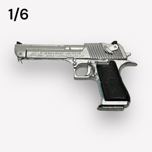 Product image of the product “Desert Eagle deluxe 1/6 Silver ”