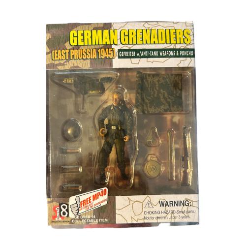 Product image of the product “1:18 Wehrmacht Gefreiter  with G43 und panzerfaust 6006 ”