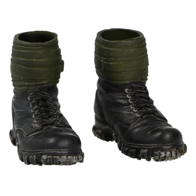 Product image of the product “Bergschuhe, schwarz, mit Gamaschen ”