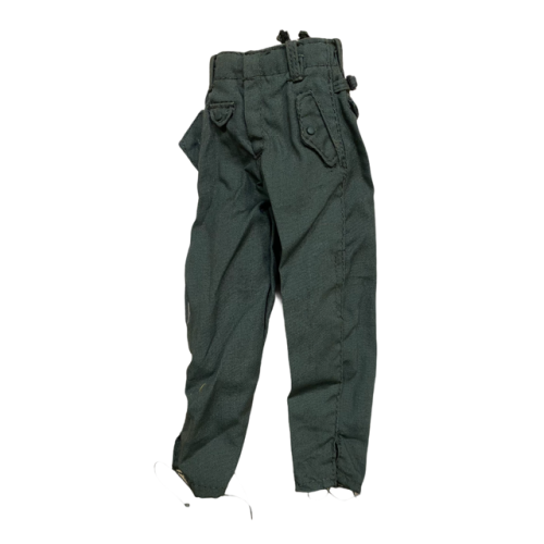 Artikelbild des Artikels “Fallschirmjäger Hose 38 1:6 “