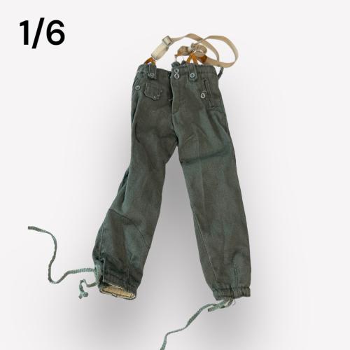 Artikelbild des Artikels “Feldhose 43 mit Hosenträger  1/6 “