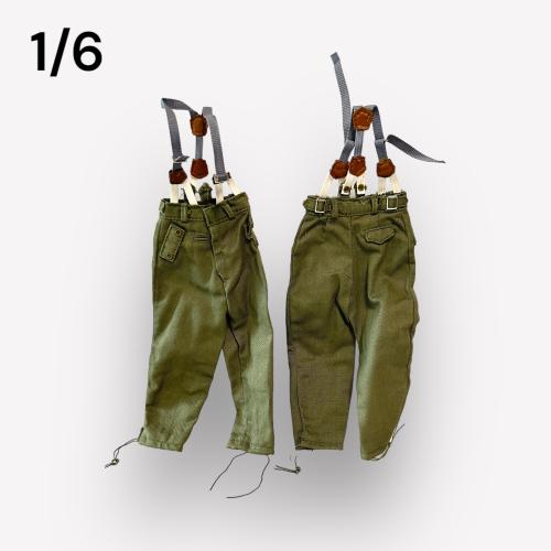 Artikelbild des Artikels “Feldhose 44 mit Hosenträger 1/6 “