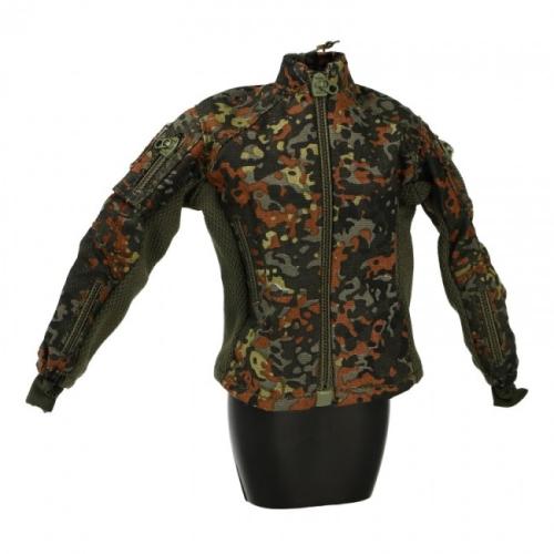 Artikelbild des Artikels “Flecktarn Uniformjacke (weiblich) 1:6 “
