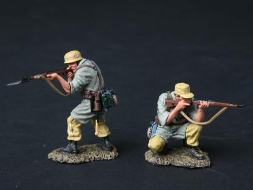 Artikelbild des Artikels “WWII: Fallschirmjager Rifle Section #2 (2 figures) Desert Version “