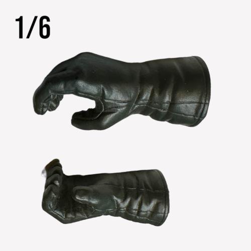 Product image of the product “Green Gloved Hands 1/6 ”