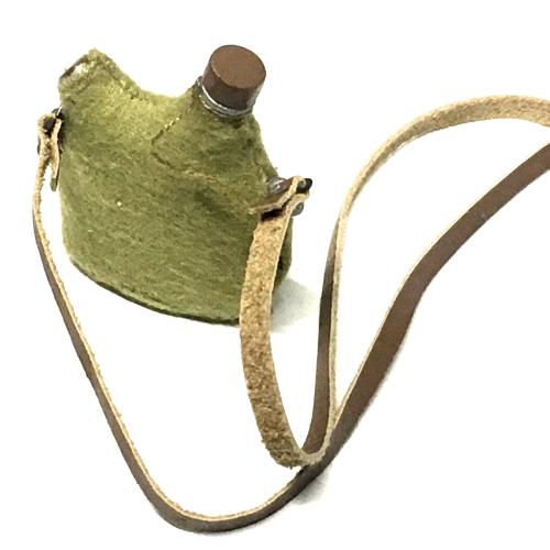 Artikelbild des Artikels “WW1 M1877 2-liter canteen 1:6 beige “