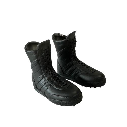 Product image of the product “Black trekking shoes GSG9 type 1/6 ”