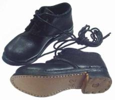 Artikelbild des Artikels “Schnürschuhe, schwarz, leder 1:6 “