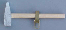 Artikelbild des Artikels “SDKFZ Hammer mit Halterung “