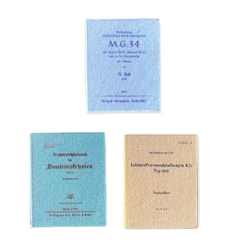 Product image of the product “Handbuch Atrappe 3er Set 1/6 ”