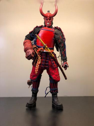 Artikelbild des Artikels “Hellboy samurai 1:6 Sideshow DID “