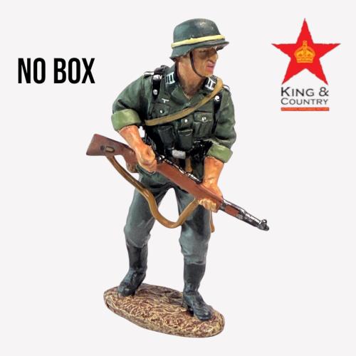 Product image of the product “Grossdeutschland Soldier with Rifle No Box ”