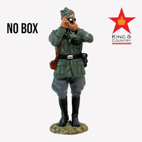 Product image of the product “Propaganda Div Taking Foto  Soldier  (no Box) ”