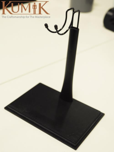 Artikelbild des Artikels “Figure Sattel Ständer Kumik “