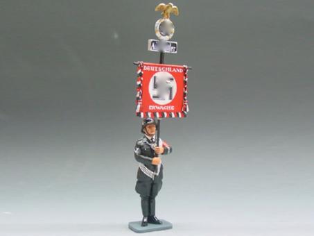 Artikelbild des Artikels “Standing Attention Standard Bearer “