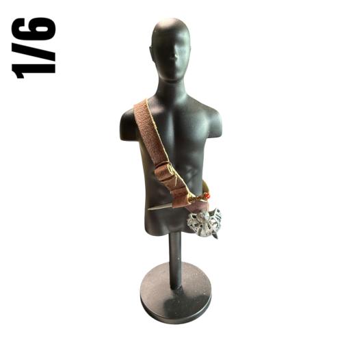Artikelbild des Artikels “Leder Schwert Schultergurt 1:6 “
