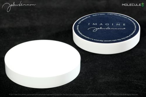 Artikelbild des Artikels “JOHN LENNON Magnet Basis mit  Logo 1:6 “
