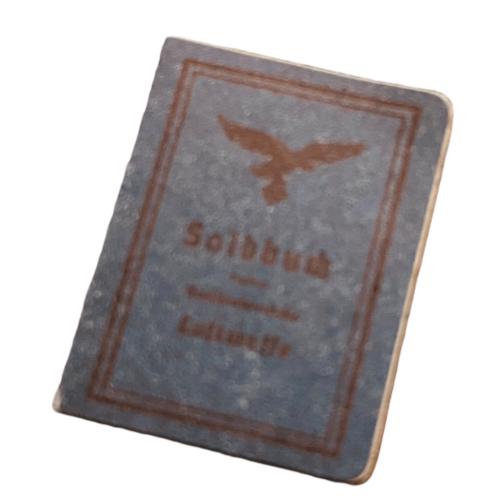 Product image of the product “Wehrpass  zum aufklappen ohne Bild  Luftwaffe 1/6 ”