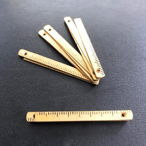 Product image of the product “Ruler Handmade  in Metal 1/6 ”