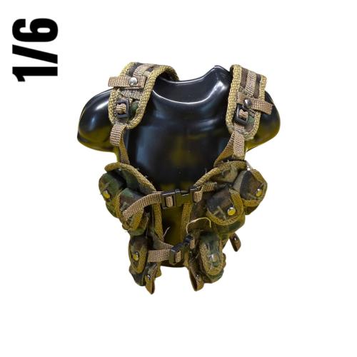 Product image of the product “1:6 Recon Chest Harness Vest (Woodland) ”