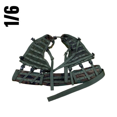Product image of the product “1:6 Recon Chest Harness Vest (Woodland) ”