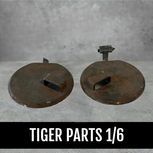Product image of the product “Driver and Radio Operator Hatches in Metal 1/6 ”