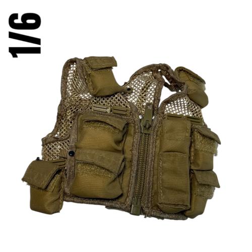 Artikelbild des Artikels “Multi Pocket Vest 1/6 “