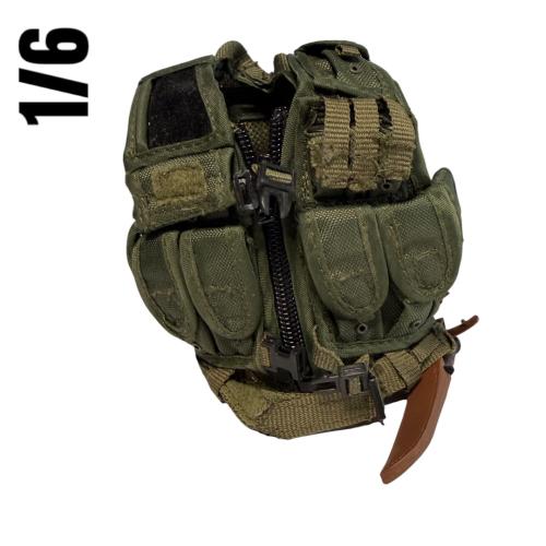 Artikelbild des Artikels “1:6 Recon Chest Harness with Knife (OG) “