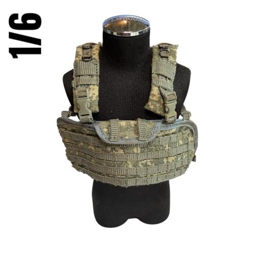 Artikelbild des Artikels “Chest Harness carrier plate.  (ACU) 1/6 “