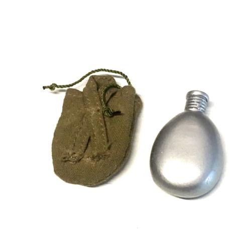 Artikelbild des Artikels “Russian Canteen Feldflasche mit Stoffträger “
