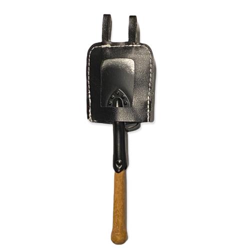 Product image of the product “Schanzzeug, Feldspaten in Metal und Holzschaft und Träger ”